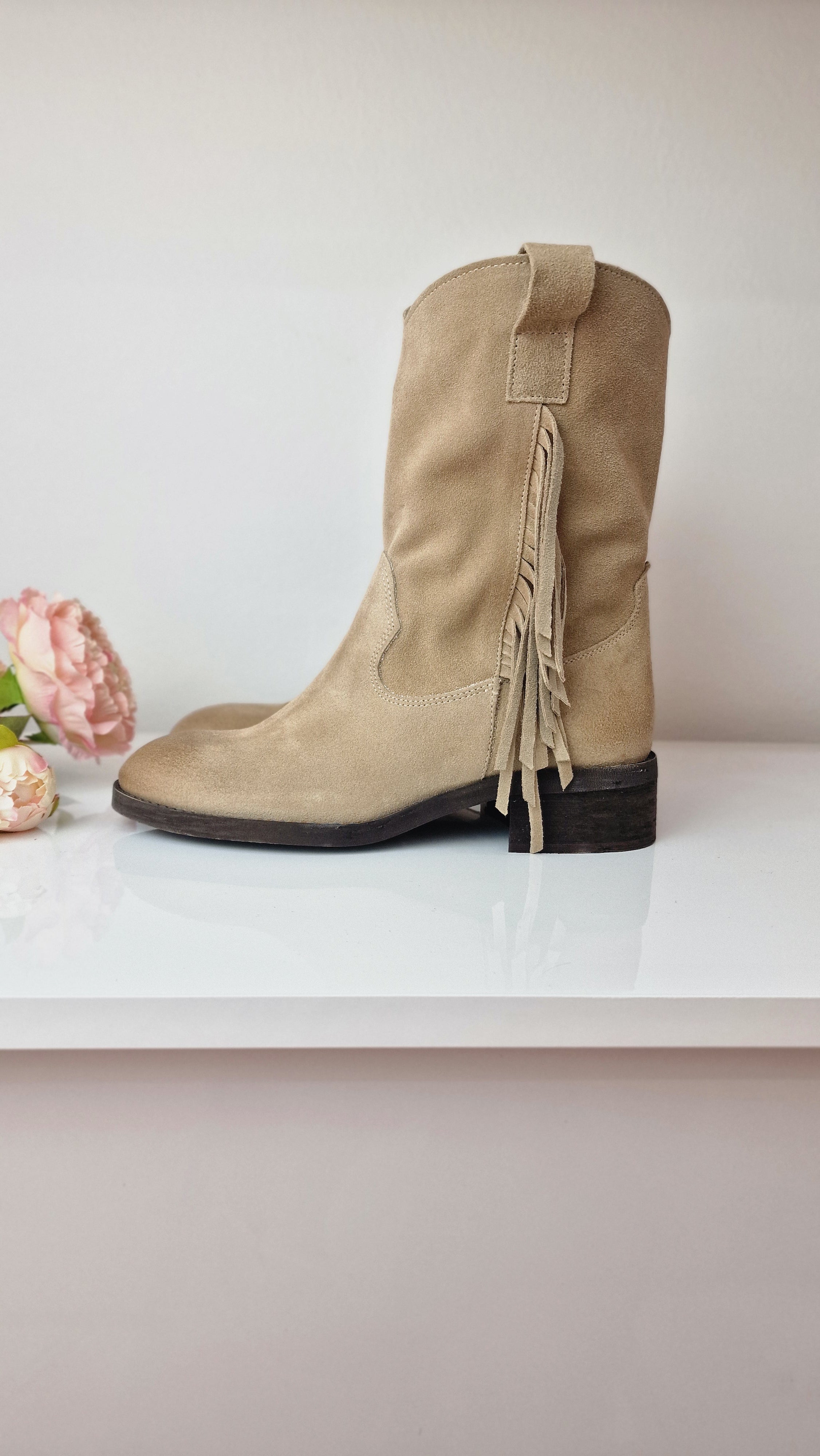 Stivale mezzo gamba con frange