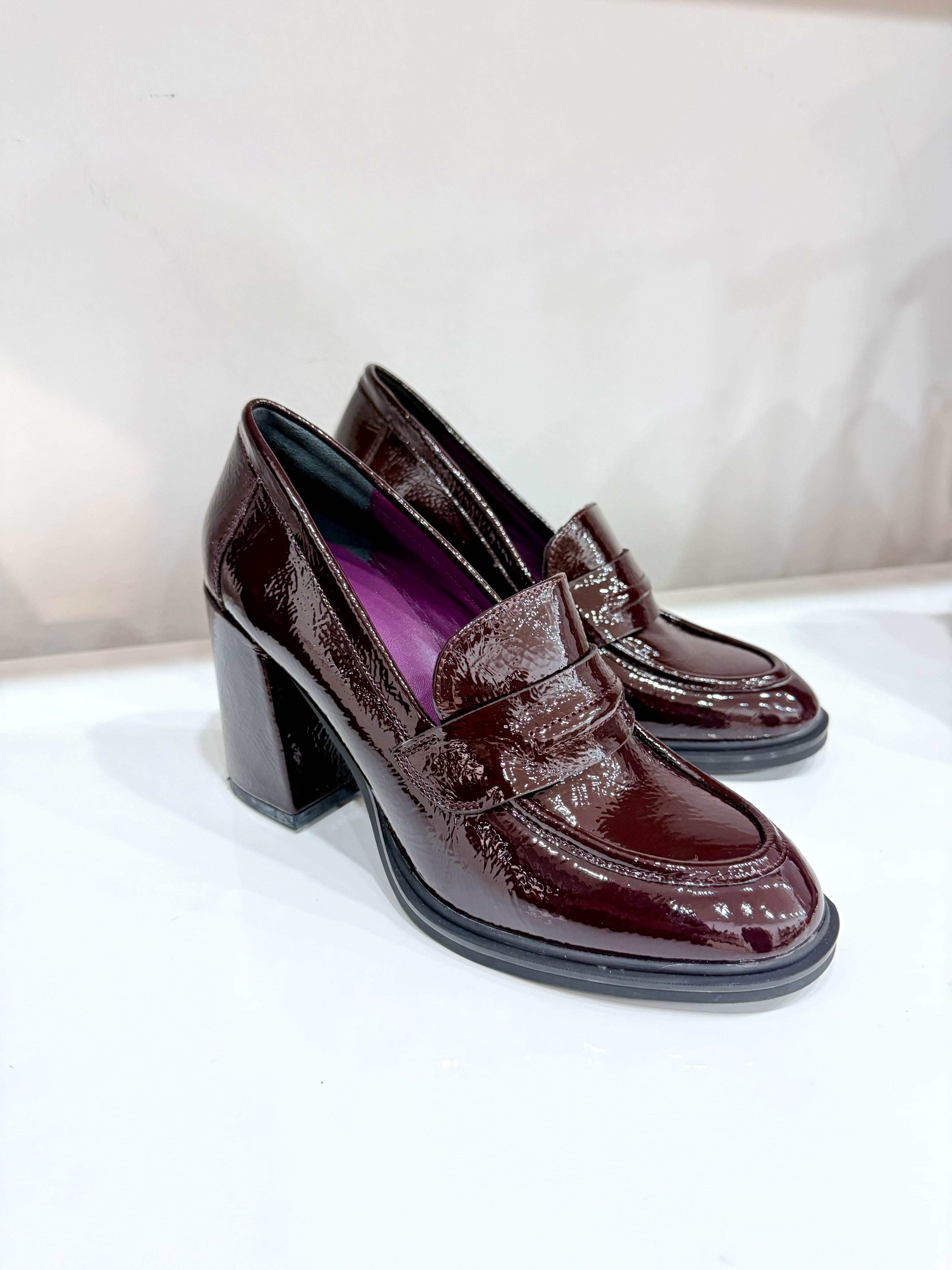 APEPAZZA MOCASSINO IN NAPLAK BORGOGNA