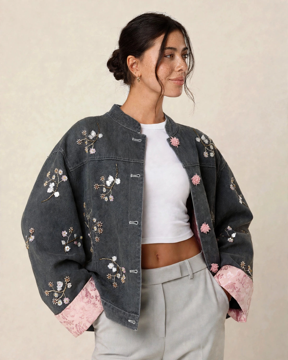 GIACCA IN DENIM GRIGIA CON RICAMI