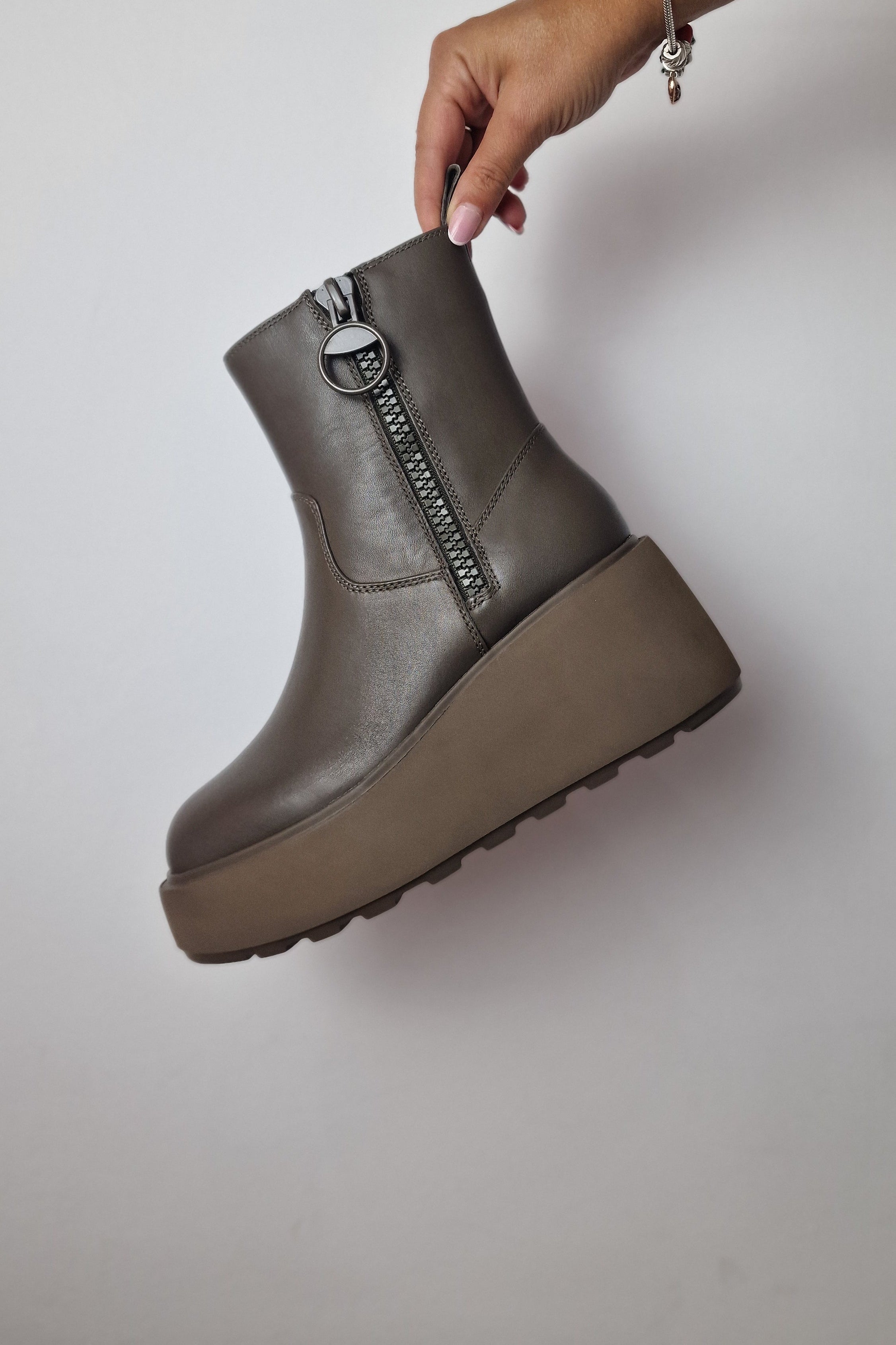 CAFèNOIR STIVALETTO IN PELLE TORTORA