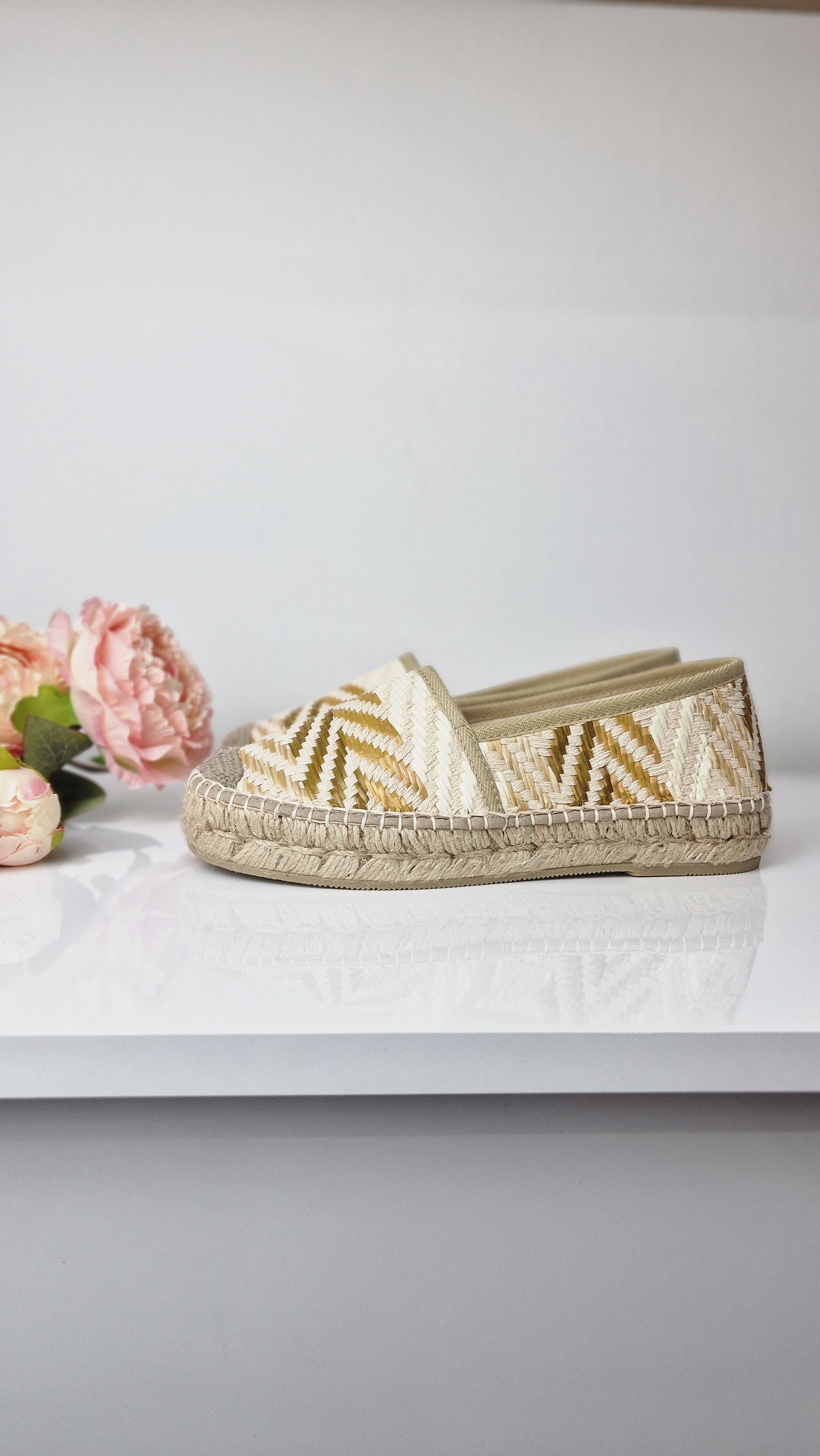 MACARENA ESPADRILLAS RAFIA